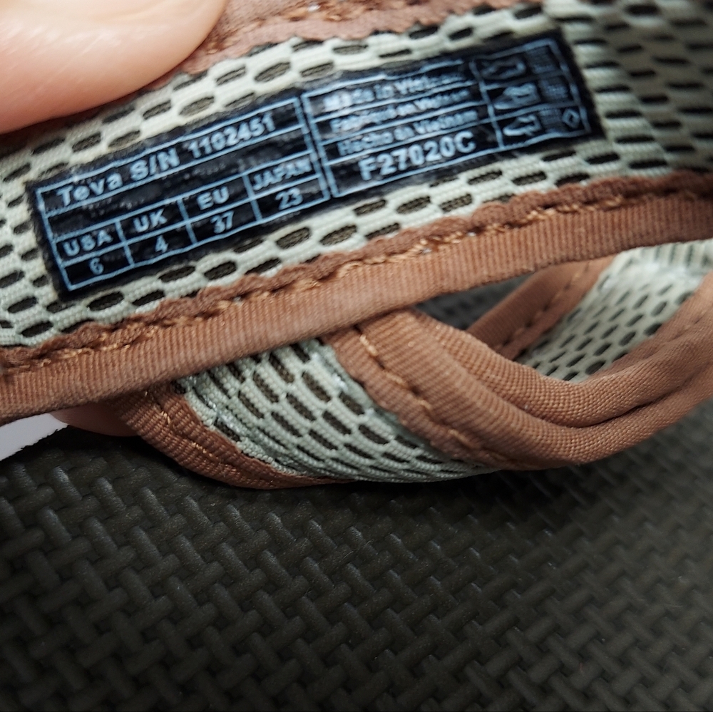 Teva Olive Strap Platform Sandals Shoes - Picture 9 of 16